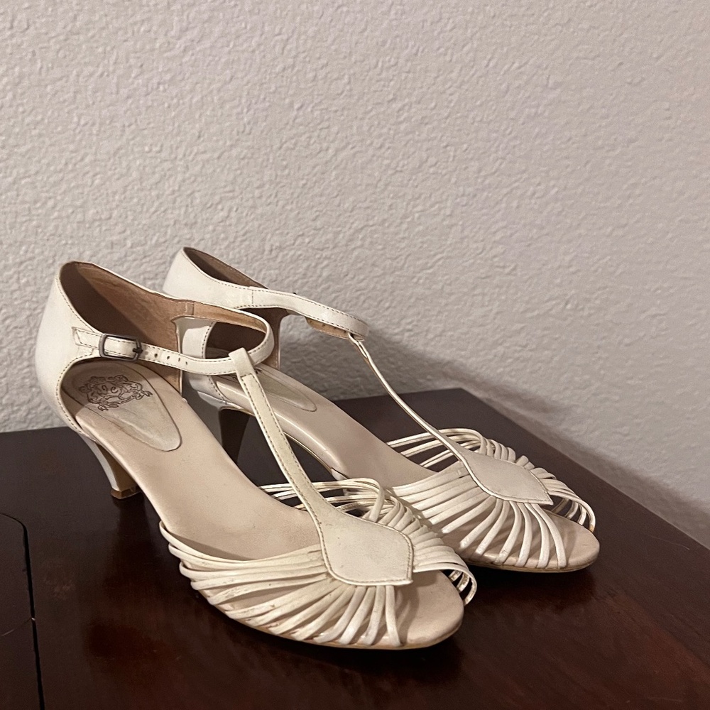 White heeled sandal